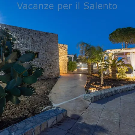 La Macchia Del Salento 公寓式酒店 4*